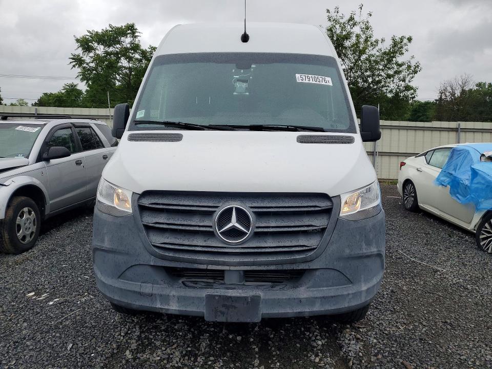 57910576 :رقم المزاد ، W1Y4DBHY2MT045467 vin ، 2021 Mercedes-benz Sprinter مزاد بيع