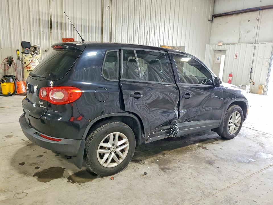 58845736 :رقم المزاد ، WVGBV7AX1BW527975 vin ، 2011 Volkswagen Tiguan مزاد بيع