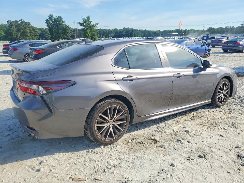 Aukcja sprzedaży 2021 Toyota Camry, vin: 4T1G11AK2MU483633, numer aukcji: 54701246