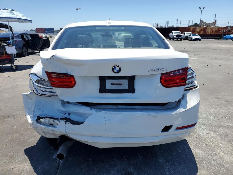 57766836 :رقم المزاد ، WBA3B1G55FNT06683 vin ، 2015 Bmw 320 مزاد بيع