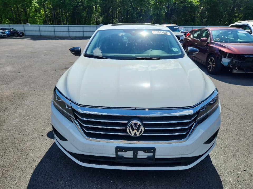 57441966 :رقم المزاد ، 1VWBA7A31NC006612 vin ، 2022 Volkswagen Passat مزاد بيع