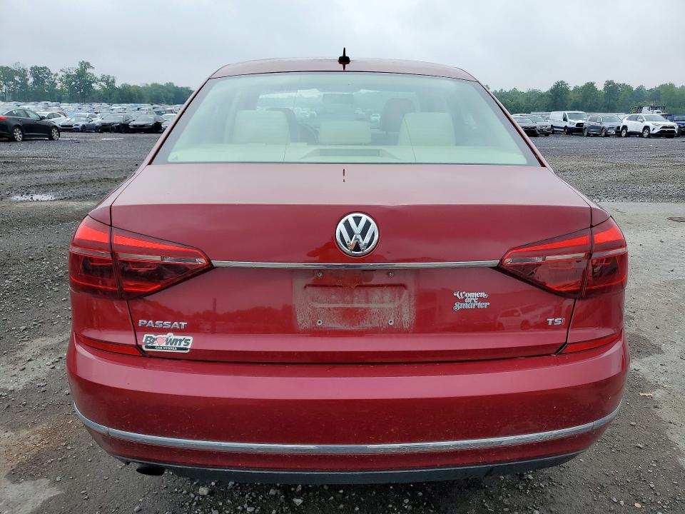 57704276 :رقم المزاد ، 1VWAT7A38HC042744 vin ، 2017 Volkswagen Passat مزاد بيع