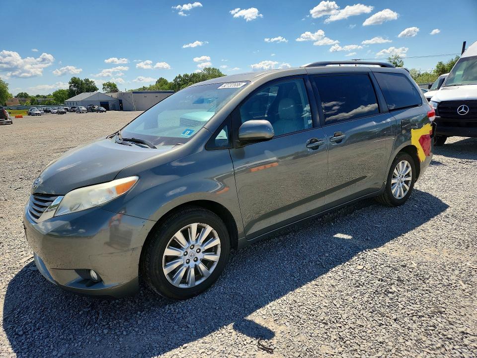 52732686 :رقم المزاد ، 5TDDK3DC2CS044374 vin ، 2012 Toyota Sienna مزاد بيع