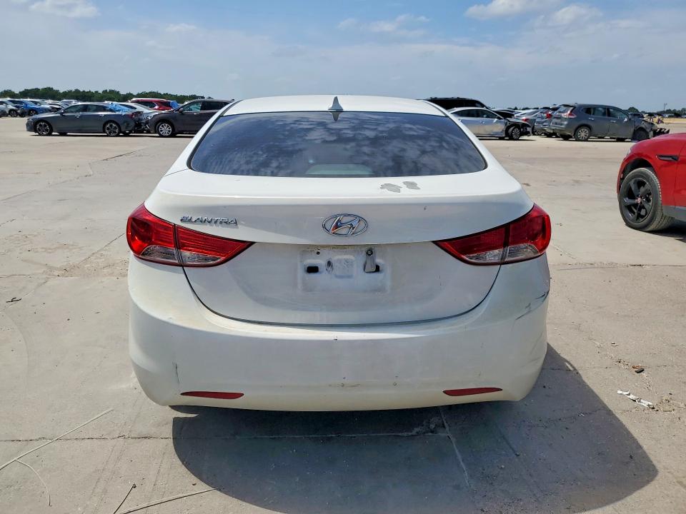 2013 Hyundai Elantra მანქანა იყიდება აუქციონზე, vin: 5NPDH4AE3DH411235, აუქციონის ნომერი: 58640946