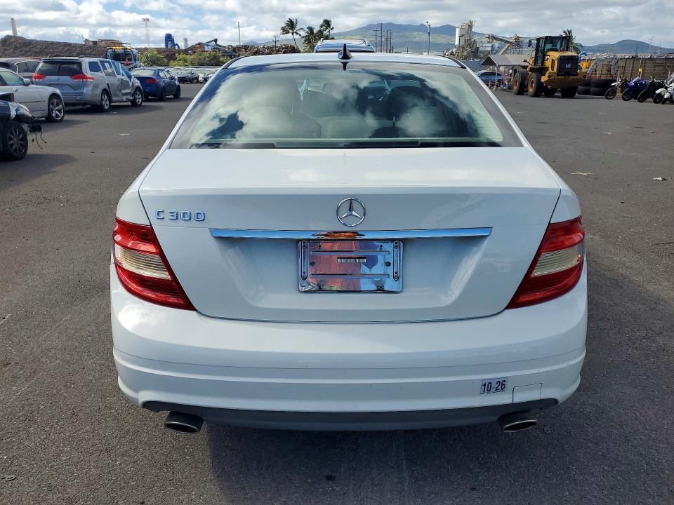 2011 Mercedes-benz C მანქანა იყიდება აუქციონზე, vin: WDDGF5EB1BA510848, აუქციონის ნომერი: 56857946