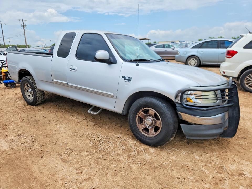 54520966 :رقم المزاد ، 1FTRX17W61KC65708 vin ، 2001 Ford F150 مزاد بيع
