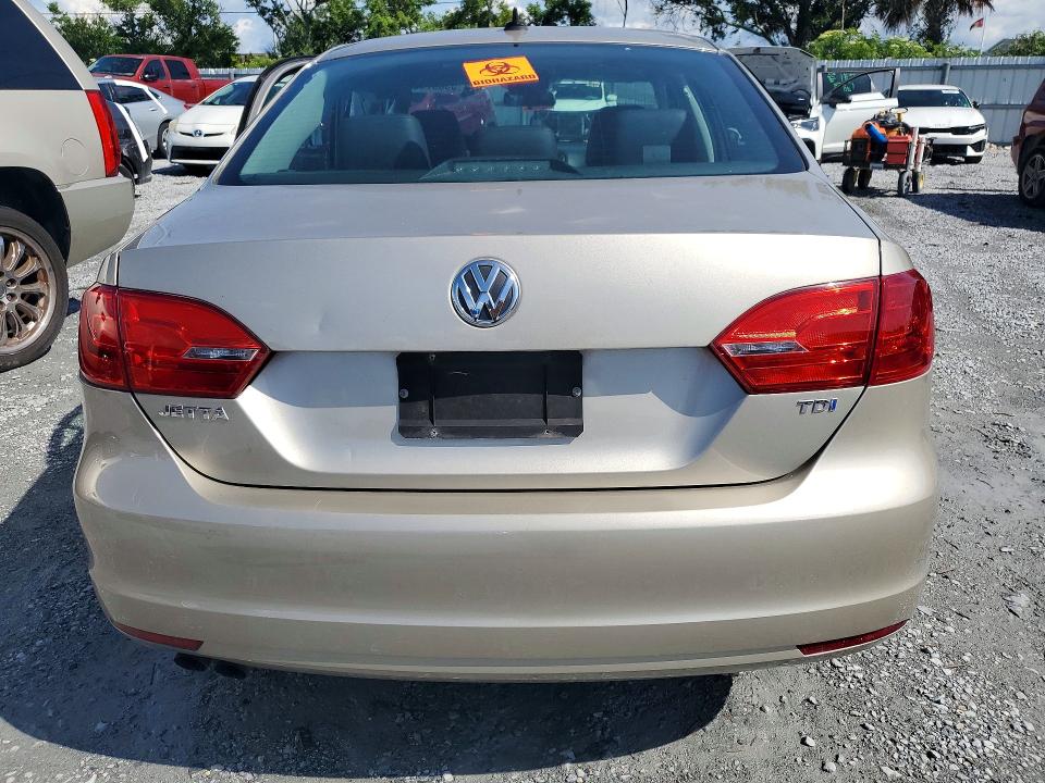 55037406 :رقم المزاد ، 3VW3L7AJXDM213011 vin ، 2013 Volkswagen Jetta مزاد بيع