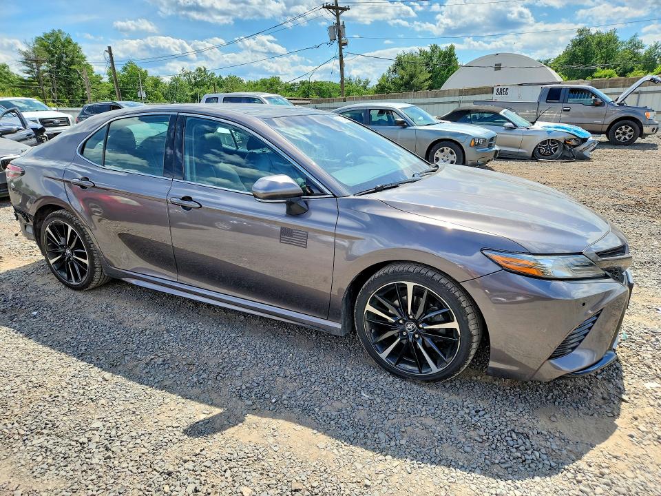 2018 Toyota Camry მანქანა იყიდება აუქციონზე, vin: 4T1B61HK9JU135244, აუქციონის ნომერი: 57814456