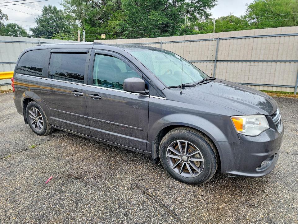 57670576 :رقم المزاد ، 2C4RDGCG2HR611937 vin ، 2017 Dodge Grand Caravan مزاد بيع