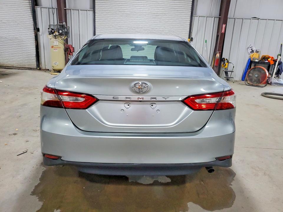 Продажа на аукционе авто 2018 Toyota Camry, vin: 4T1B11HK9JU549056, номер лота: 55320486