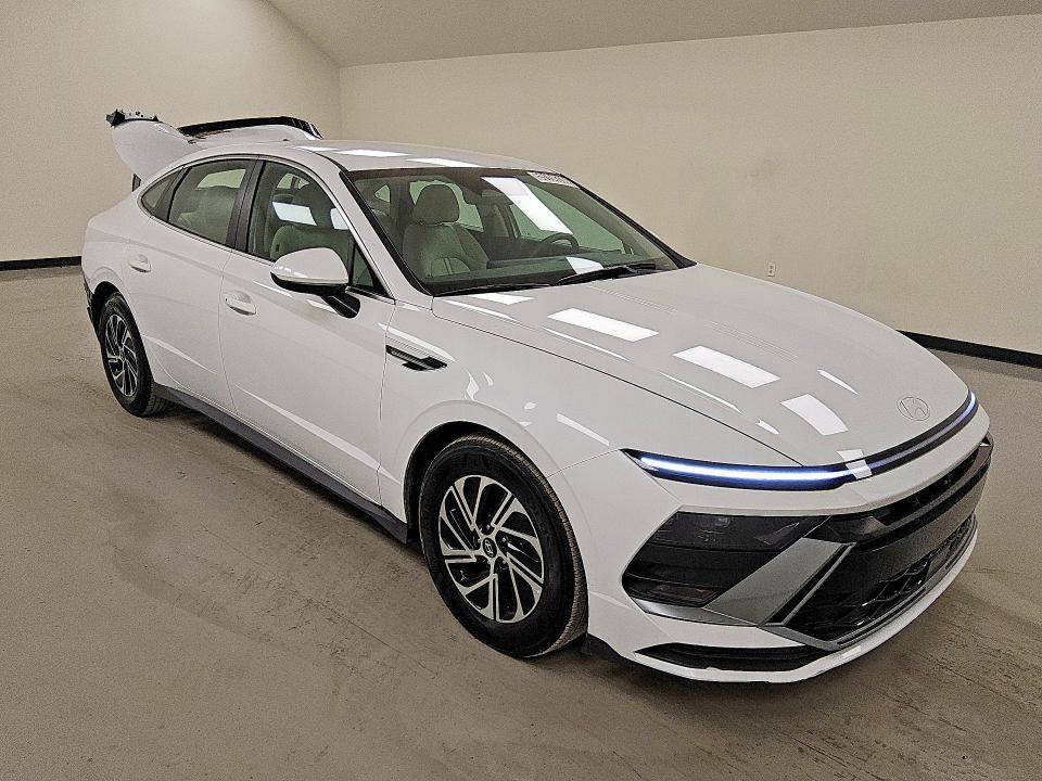 2026 Hyundai Sonata Hybrid მანქანა იყიდება აუქციონზე, vin: KMHL24JJ2TA142883, აუქციონის ნომერი: 59194336