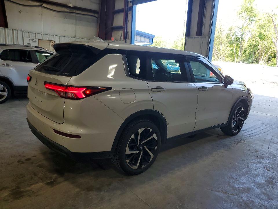 59158256 :رقم المزاد ، JA4J4TA81NZ054015 vin ، 2022 Mitsubishi Outlander مزاد بيع