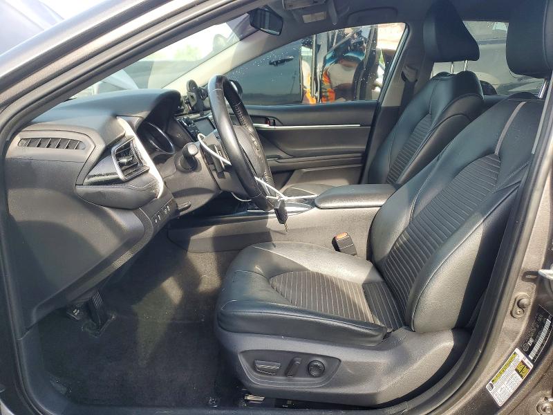 54686686 :رقم المزاد ، 4T1B11HK2KU794122 vin ، 2019 Toyota Camry مزاد بيع