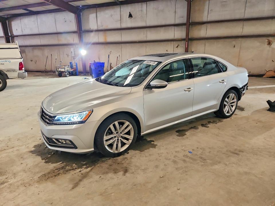 58406176 :رقم المزاد ، 1VWBA7A34JC047231 vin ، 2018 Volkswagen Passat مزاد بيع