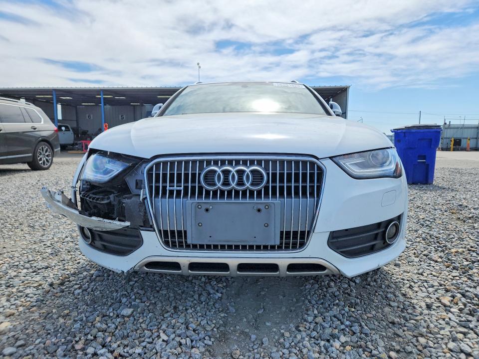 56301026 :رقم المزاد ، WA1UFAFL3FA114143 vin ، 2015 Audi A4 Allroad مزاد بيع