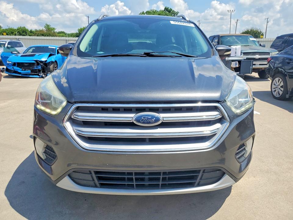 55682076 :رقم المزاد ، 1FMCU0JD3HUC51601 vin ، 2017 Ford Escape مزاد بيع