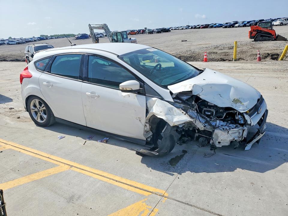 59185276 :رقم المزاد ، 1FADP3K22EL200015 vin ، 2014 Ford Focus مزاد بيع