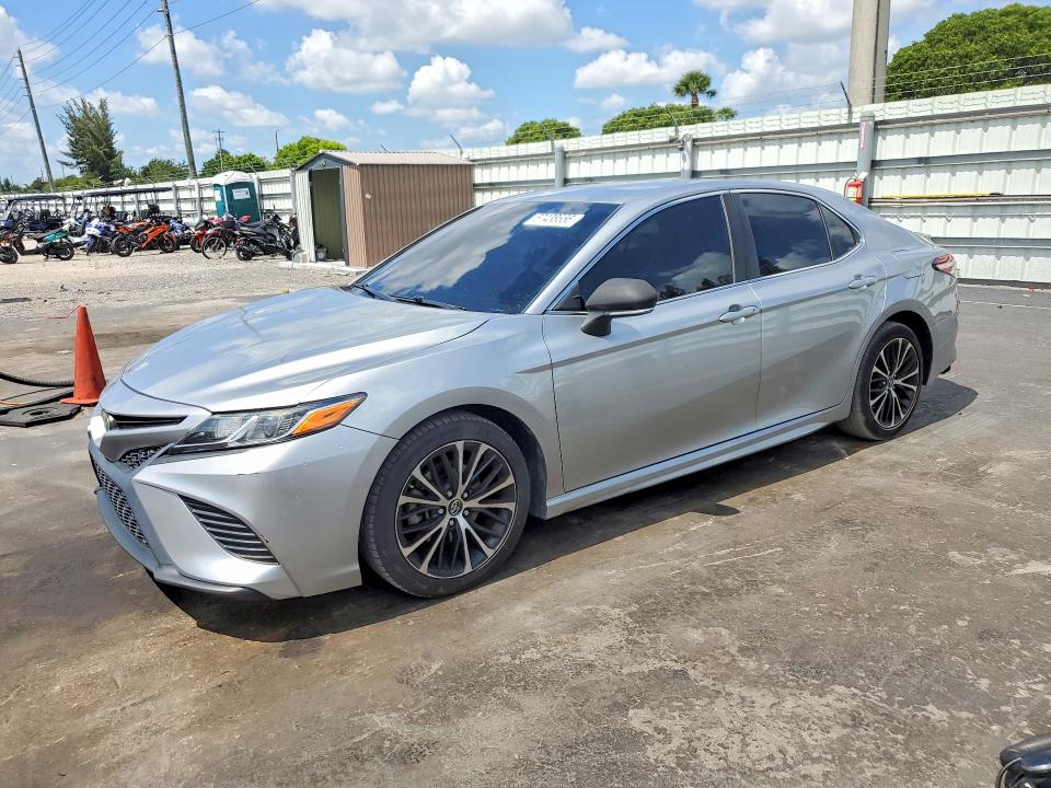 2019 Toyota Camry მანქანა იყიდება აუქციონზე, vin: 4T1B11HK9KU690727, აუქციონის ნომერი: 57438556