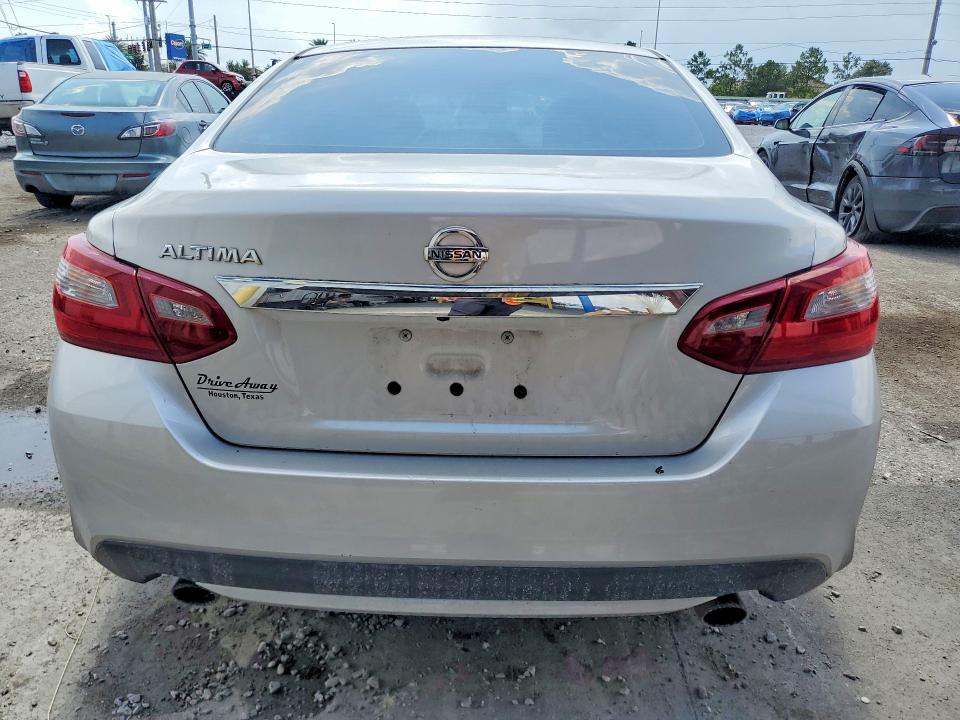 79134305 :رقم المزاد ، 1N4AL3AP4JC138588 vin ، 2018 Nissan Altima مزاد بيع