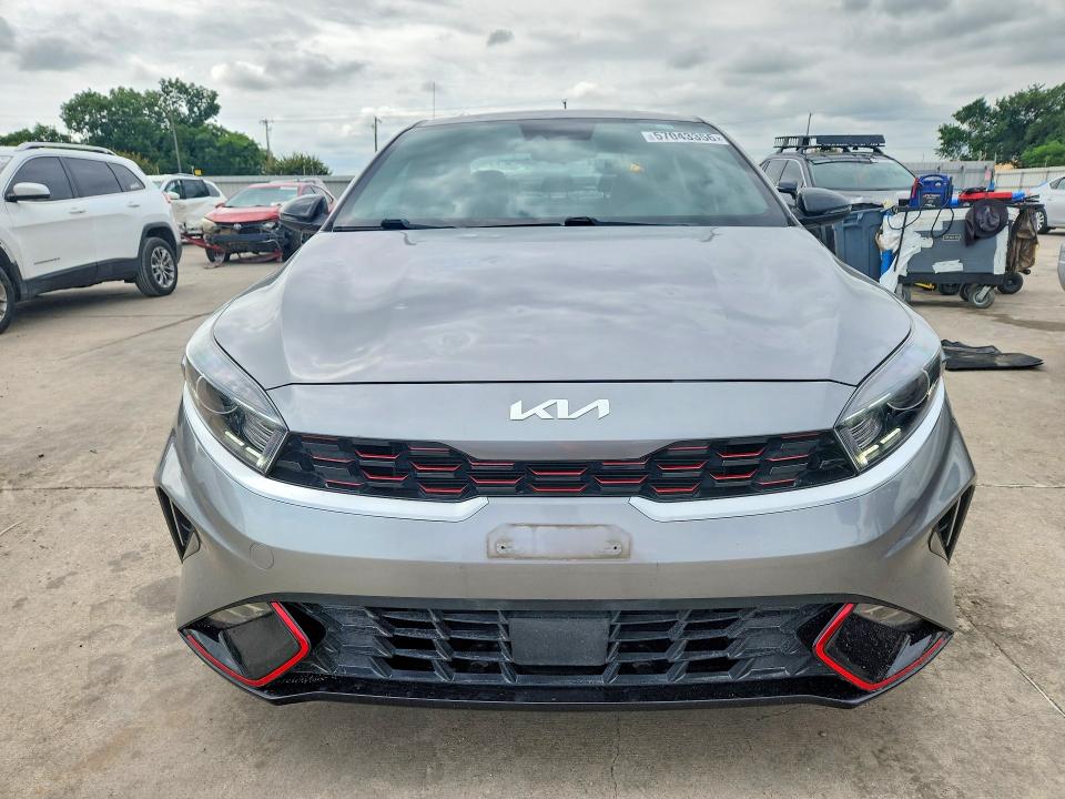 2023 Kia Forte მანქანა იყიდება აუქციონზე, vin: 3KPF54AD4PE581170, აუქციონის ნომერი: 57043356