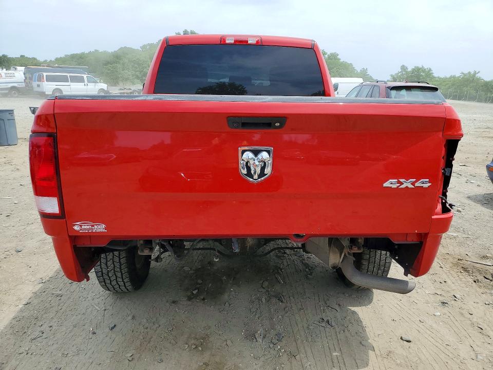 54799246 :رقم المزاد ، 1C6RR7FG0JS198425 vin ، 2018 Ram 1500 مزاد بيع