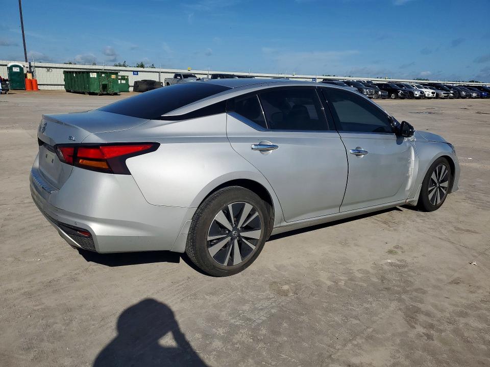 56986586 :رقم المزاد ، 1N4BL4EV2NN401917 vin ، 2022 Nissan Altima مزاد بيع