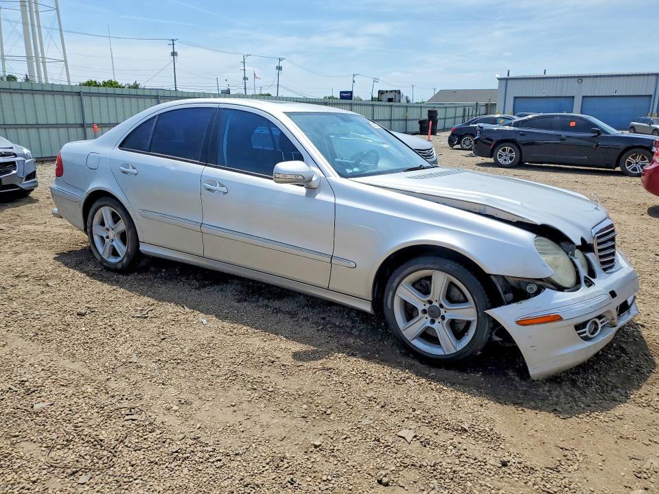 55821166 :رقم المزاد ، WDBUF87X98B208684 vin ، 2008 Mercedes-benz E مزاد بيع