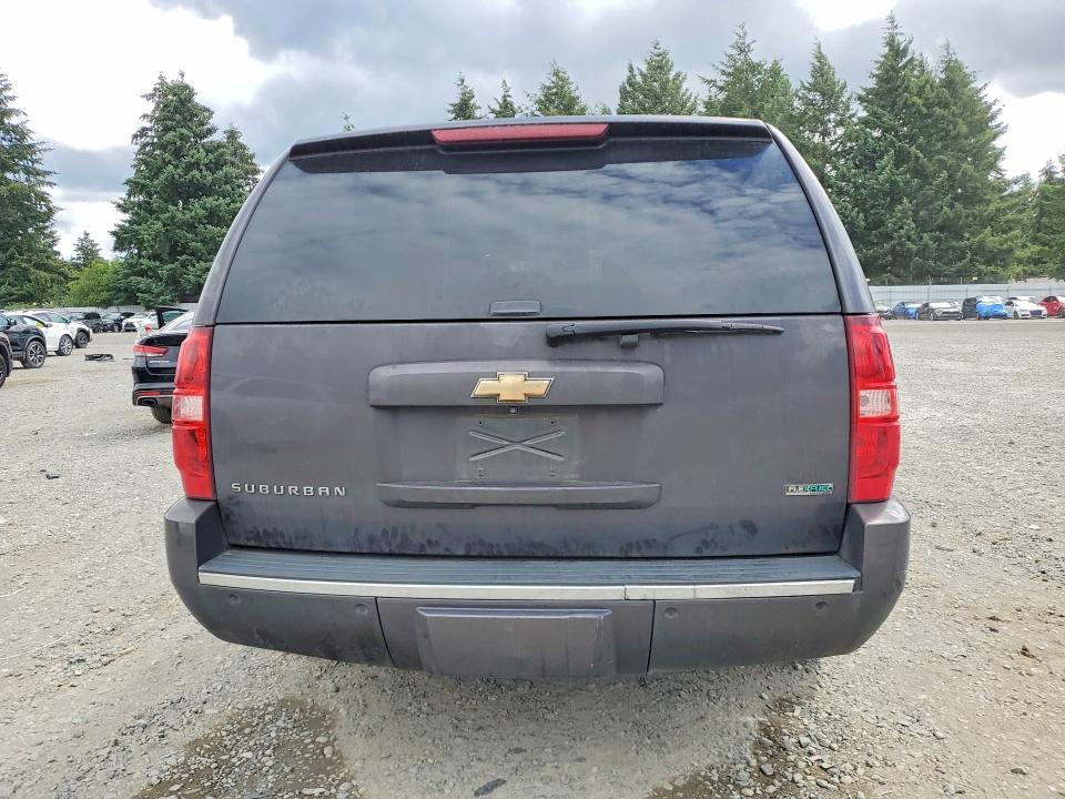 2010 Chevrolet Suburban მანქანა იყიდება აუქციონზე, vin: 1GNUKKE33AR252081, აუქციონის ნომერი: 58547836