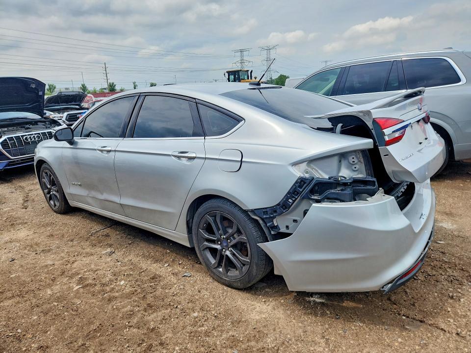 56589216 :رقم المزاد ، 3FA6P0LU2JR219361 vin ، 2018 Ford Fusion مزاد بيع