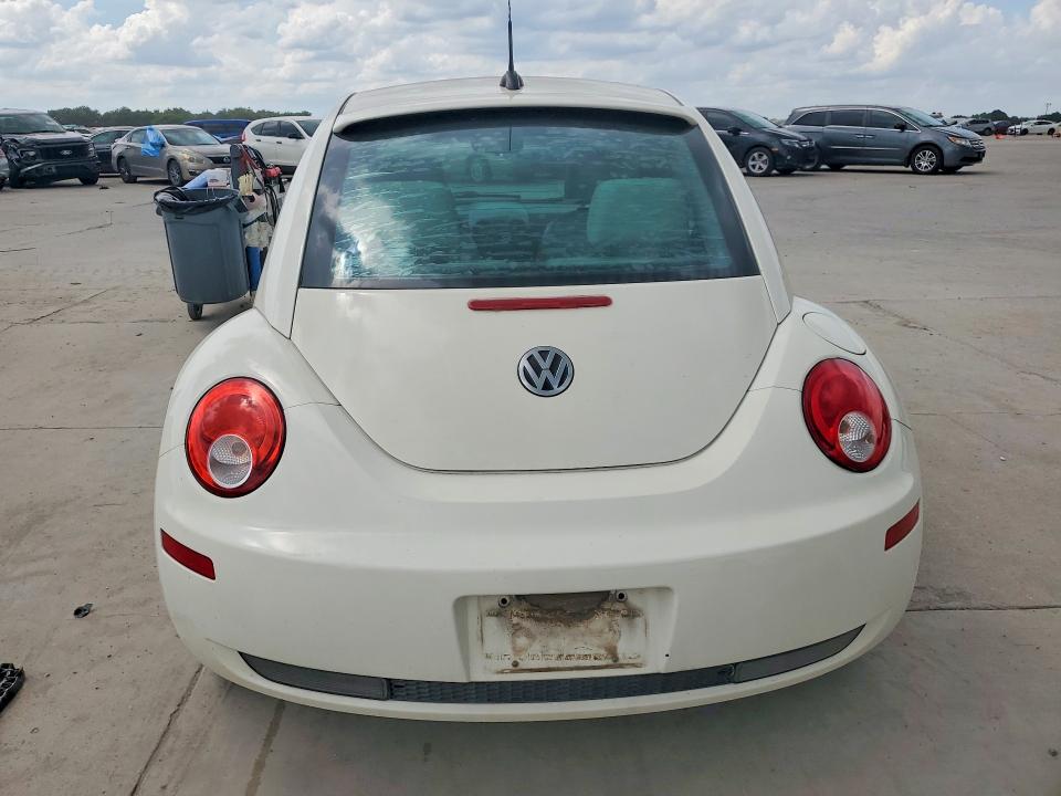 55905716 :رقم المزاد ، 3VWFW31C88M517345 vin ، 2008 Volkswagen New Beetle مزاد بيع