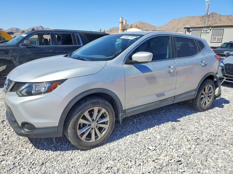 56865716 :رقم المزاد ، JN1BJ1CP6HW017269 vin ، 2017 Nissan Rogue Sport مزاد بيع