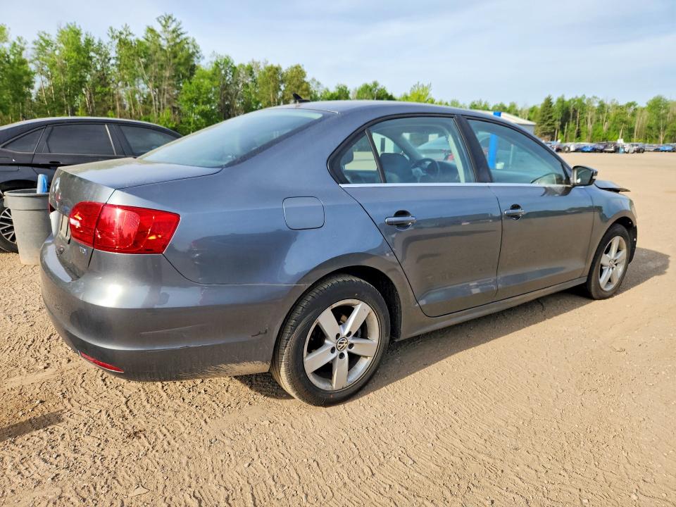 56084056 :رقم المزاد ، 3VWLL7AJ4DM352227 vin ، 2013 Volkswagen Jetta مزاد بيع