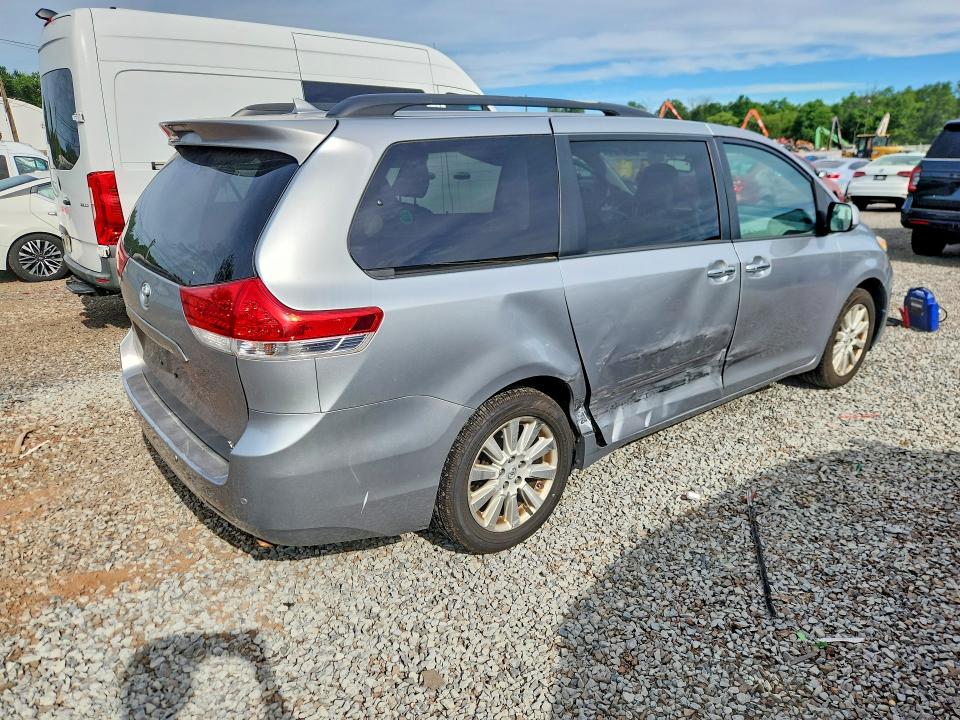 2013 Toyota Sienna მანქანა იყიდება აუქციონზე, vin: 5TDDK3DC3DS057913, აუქციონის ნომერი: 58187276
