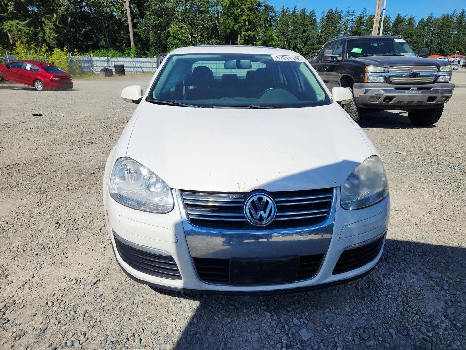 2010 Volkswagen Jetta მანქანა იყიდება აუქციონზე, vin: 3VWRZ7AJ4AM111191, აუქციონის ნომერი: 57211326