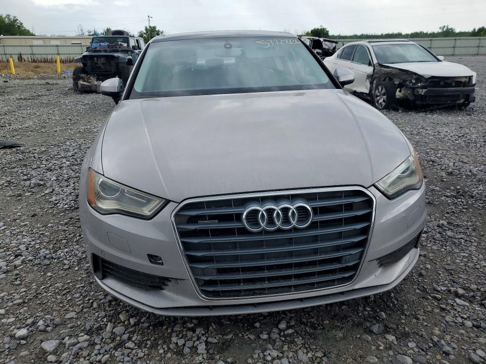 Продажа на аукционе авто 2015 Audi A3, vin: WAUEFGFF3F1081228, номер лота: 57778136
