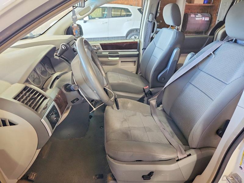 57507196 :رقم المزاد ، 2A4RR5D16AR131979 vin ، 2010 Chrysler Town & Country مزاد بيع