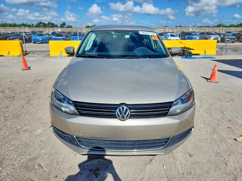 58357116 :رقم المزاد ، 3VWDX7AJ1DM239621 vin ، 2013 Volkswagen Jetta مزاد بيع