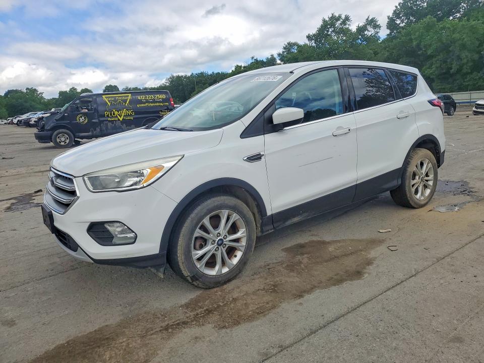 2017 Ford Escape მანქანა იყიდება აუქციონზე, vin: 1FMCU9GD2HUD35744, აუქციონის ნომერი: 56712676