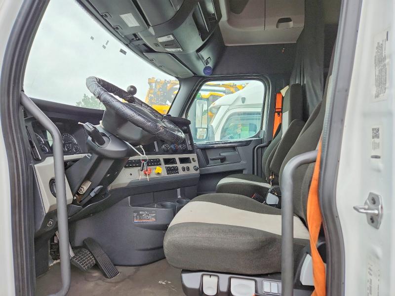 Продажа на аукционе авто 2025 Freightliner Cascadia 126, vin: 3AKJHHDR1SSVY4329, номер лота: 59156266