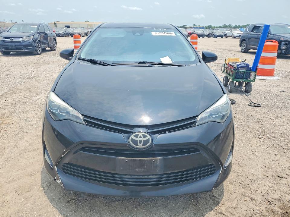 57887606 :رقم المزاد ، 5YFBURHE3JP840962 vin ، 2018 Toyota Corolla مزاد بيع