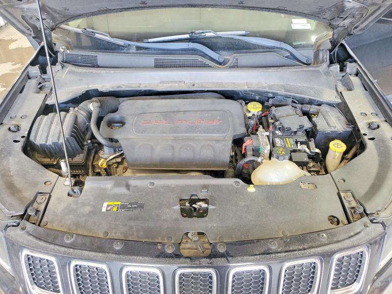 56696166 :رقم المزاد ، 3C4NJCBB1JT102706 vin ، 2018 Jeep Compass مزاد بيع