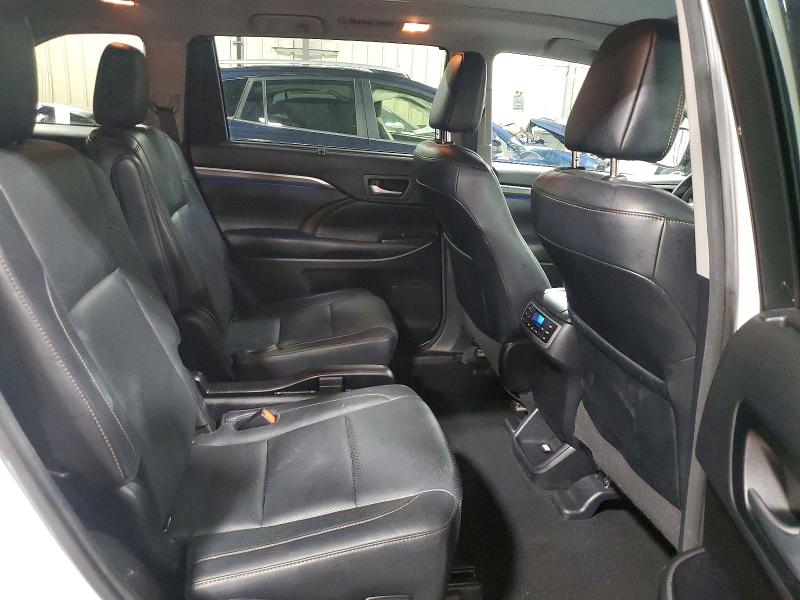 2018 Toyota Highlander მანქანა იყიდება აუქციონზე, vin: 5TDDZRFH9JS831715, აუქციონის ნომერი: 55530356
