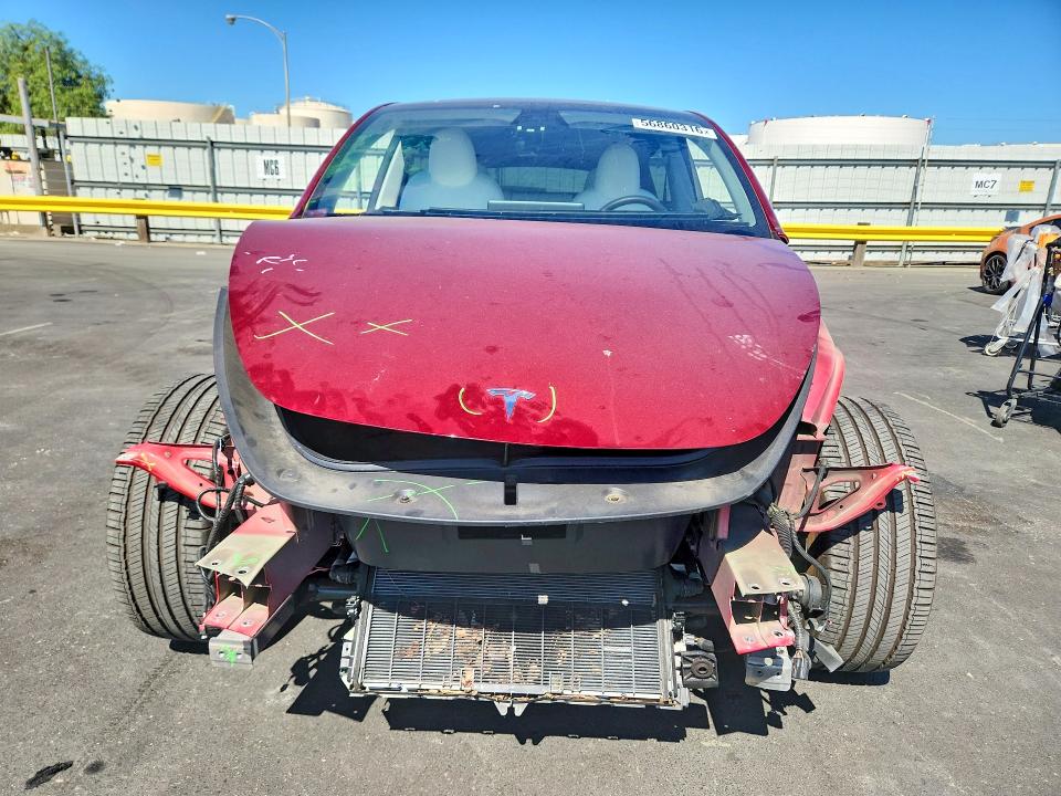 2024 Tesla Model Y მანქანა იყიდება აუქციონზე, vin: 7SAYGAEE2RF048304, აუქციონის ნომერი: 56860316