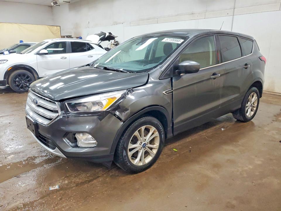 57199966 :رقم المزاد ، 1FMCU9GD5KUB82123 vin ، 2019 Ford Escape مزاد بيع