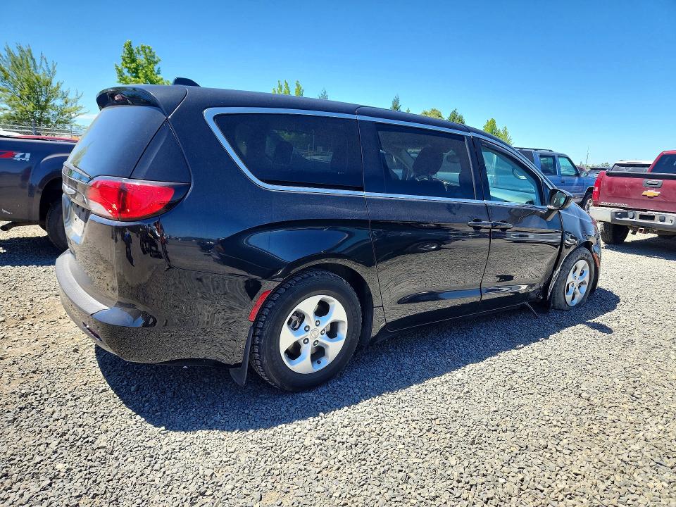 55536986 :رقم المزاد ، 2C4RC1CG7HR747948 vin ، 2017 Chrysler Pacifica مزاد بيع