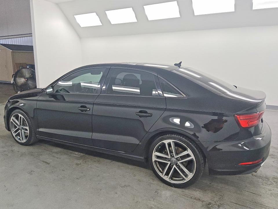 2018 Audi A3 მანქანა იყიდება აუქციონზე, vin: WAUAUGFF7J1042400, აუქციონის ნომერი: 54292616