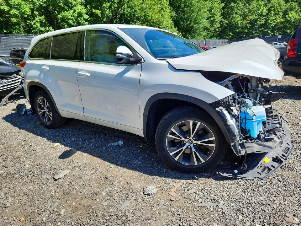 55824316 :رقم المزاد ، 5TDBZRFHXHS376424 vin ، 2017 Toyota Highlander مزاد بيع
