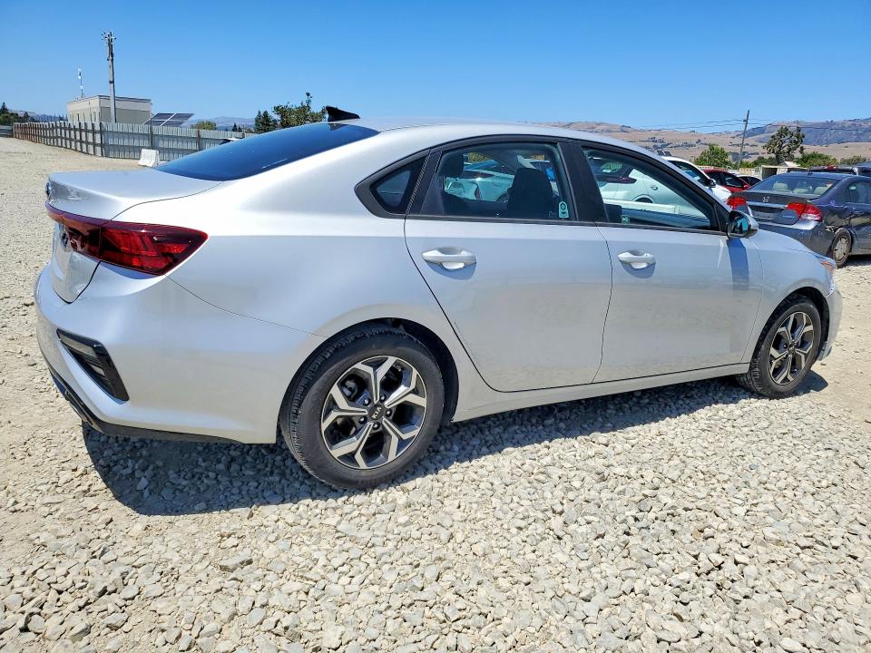 2021 Kia Forte მანქანა იყიდება აუქციონზე, vin: 3KPF24AD7ME315677, აუქციონის ნომერი: 56164276