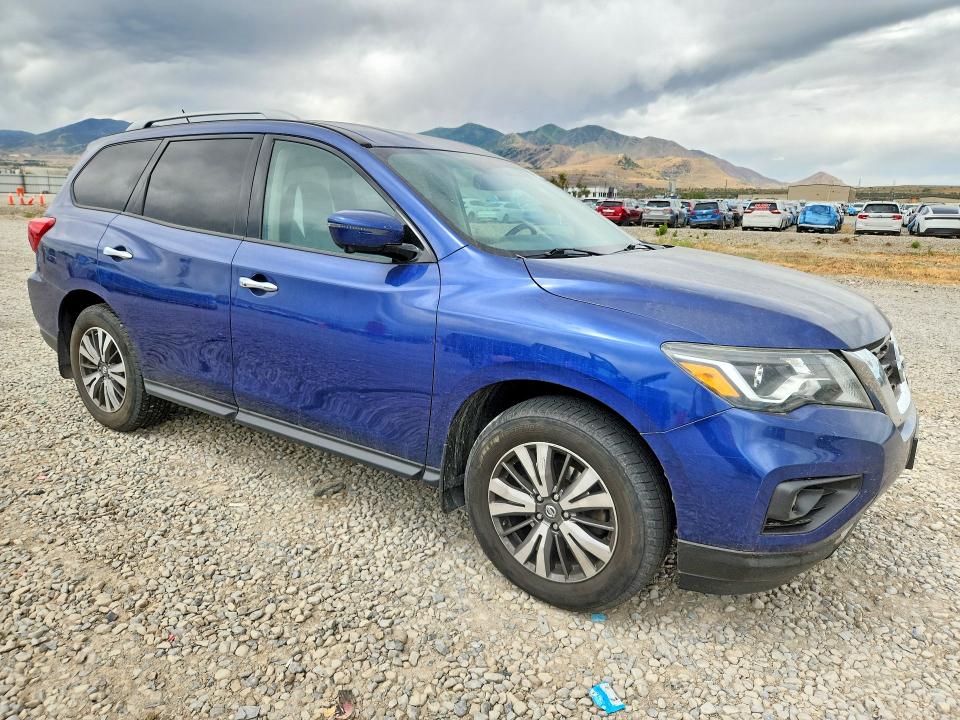 Продажа на аукционе авто 2017 Nissan Pathfinder, vin: 5N1DR2MM3HC639463, номер лота: 97685465