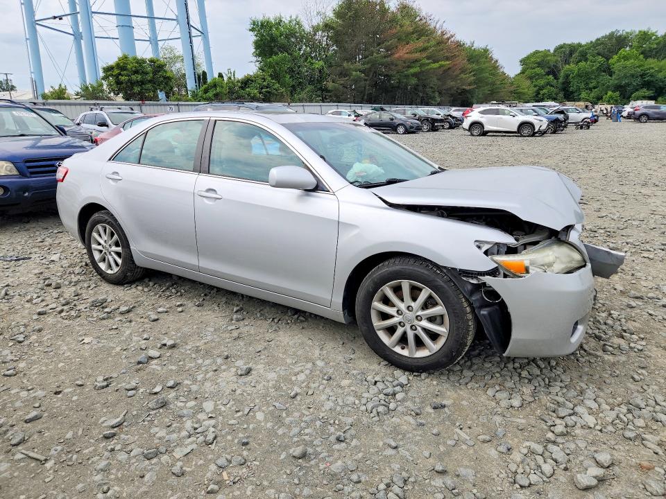 57871796 :رقم المزاد ، 4T1BF3EKXBU212852 vin ، 2011 Toyota Camry مزاد بيع